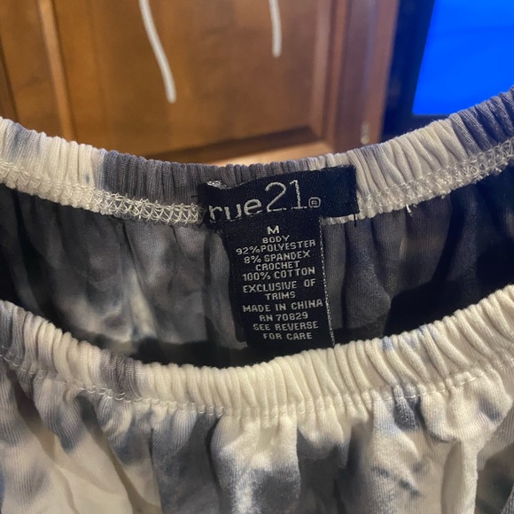 Romper - Picture 2 of 2